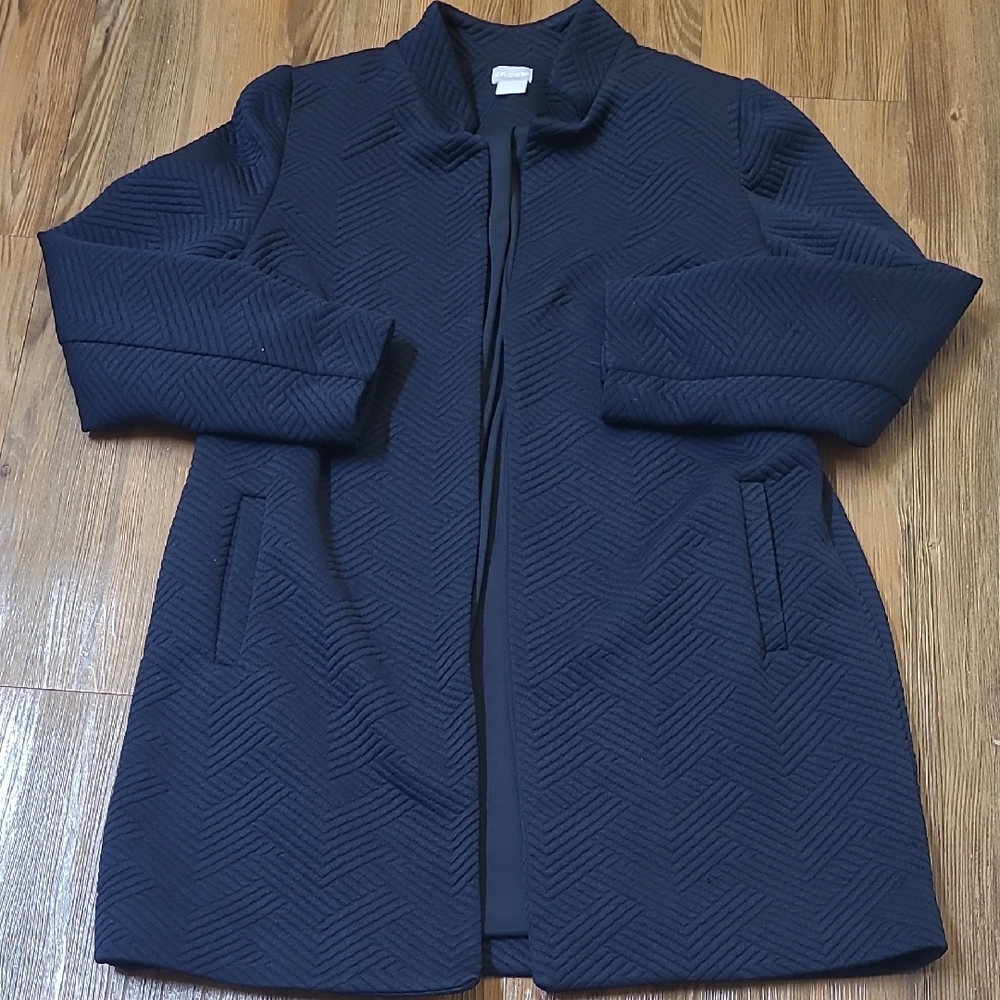 Chico's Navy Quilted Trench Coat used exelente condition.‎